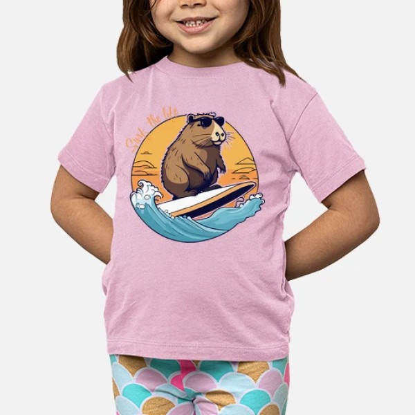 Capibara Surfeando