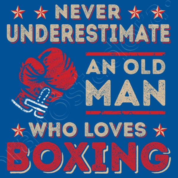nunca subestimes a un anciano que ama el boxeo.
